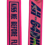 "KISS ME BEFORE FLIGHT" Embroidered Aviation Keychain – AH-64D LONGBOW Edition (Pink)